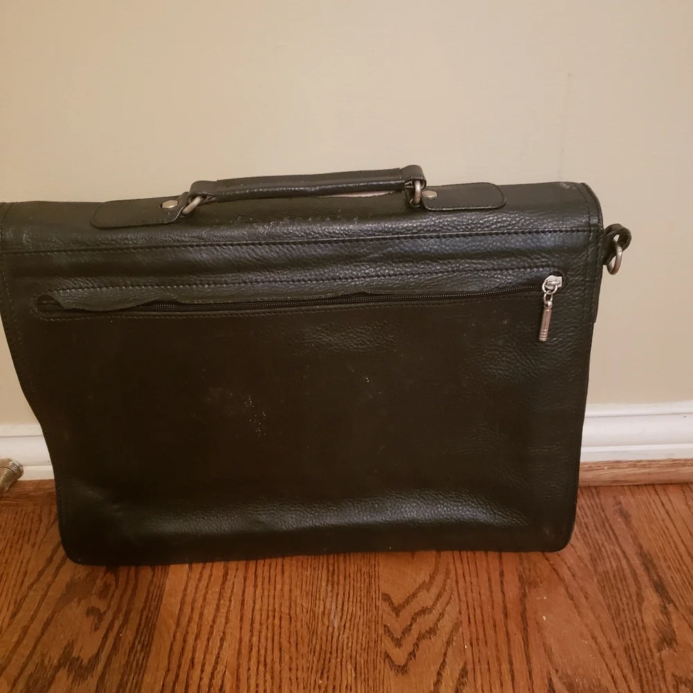 Real leather vintage .